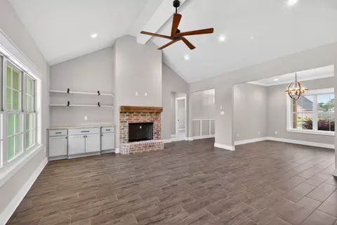 Living - 125 Sitka Loop, Haughton, LA 71037 photo 1 of 1