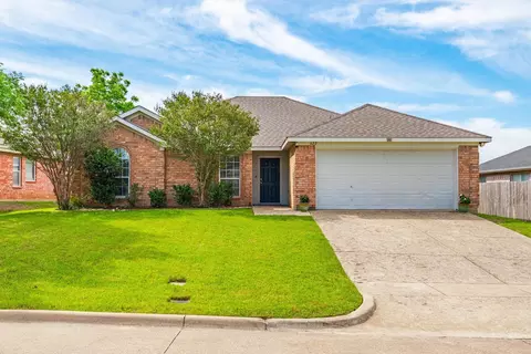 622 Coal Creek Dr, Mansfield, TX 76063