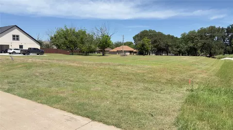 2201 Middlewood Cir, Granbury, TX 76049