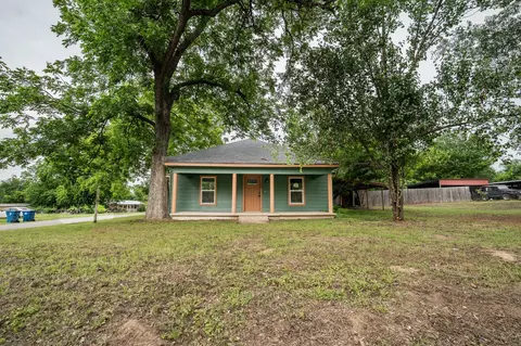308 W Pine St, Winnsboro, TX 75494