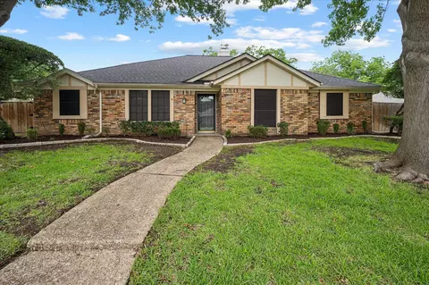 5012 Andover Dr, Plano, TX 75023
