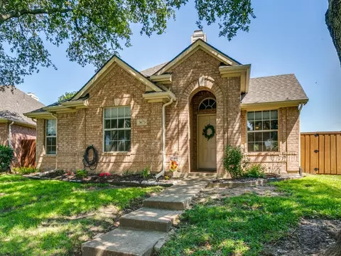 3673 Stockton Dr, Carrollton, TX 75010