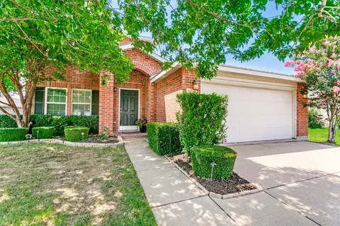 1208 Krista Dr, Burleson, TX 76028