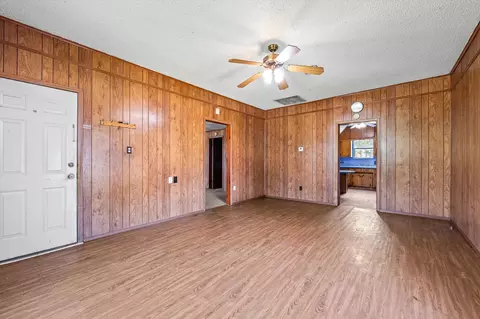 Living - 700 N 3rd St, Mcgregor, TX 76657 photo 2 of 4