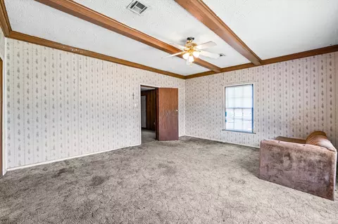 Living - 700 N 3rd St, Mcgregor, TX 76657 photo 4 of 4