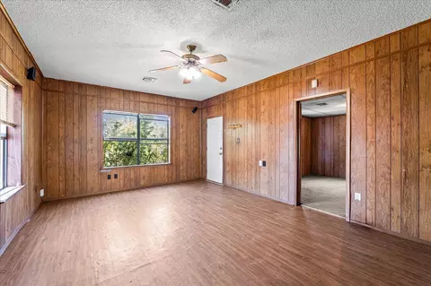 Living - 700 N 3rd St, Mcgregor, TX 76657 photo 3 of 4