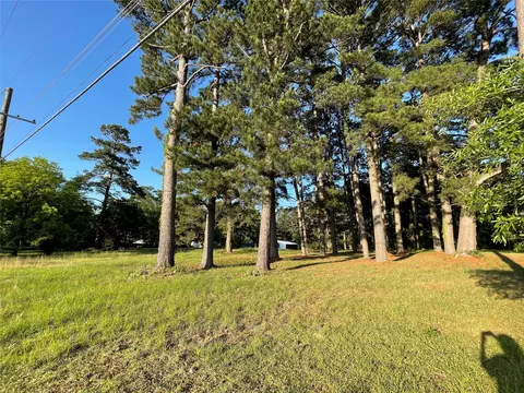 601 Cemetery Rd NW, Springhill, LA 71075