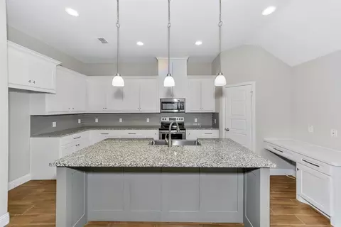 Kitchen - 933 E 5th St, Springtown, TX 76082 photo 3 of 4