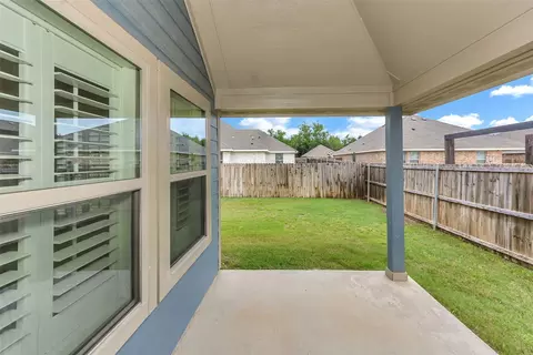 Exterior - 933 E 5th St, Springtown, TX 76082 photo 3 of 6