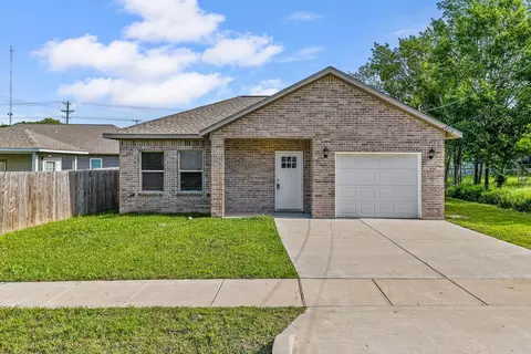 4210 Park St, Greenville, TX 75401