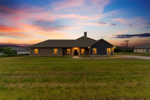 139 Kriston Ln, Springtown, TX 76082