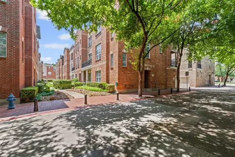 15759 Seabolt Pl #44, Addison, TX 75001