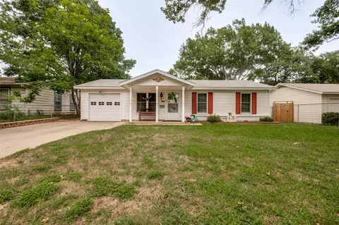 209 Helen Dr, Arlington, TX 76011