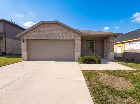 13592 Gunsmoke Ln, Cresson, TX 76035