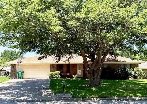 301 Bluebonnet St, Stephenville, TX 76401