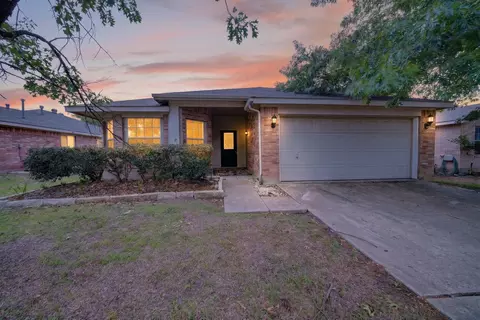 1016 Halifax Ln, Forney, TX 75126