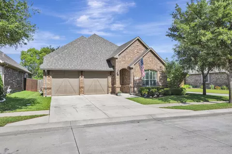 6956 Finch Dr, North Richland Hills, TX 76182