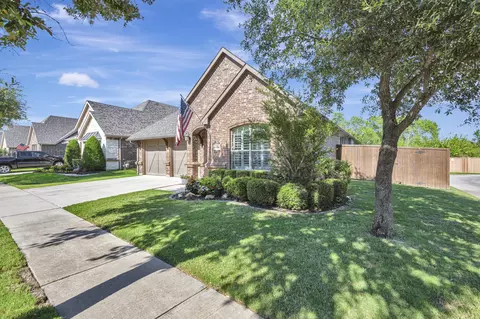 6956 Finch Dr, North Richland Hills, TX 76182