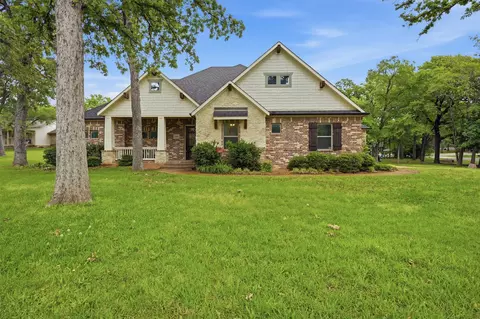 1107 Kiowa Dr E, Lake Kiowa, TX 76240