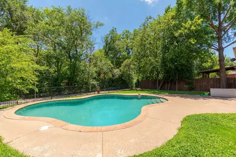 2116 Willow Ct, Little Elm, TX 75068