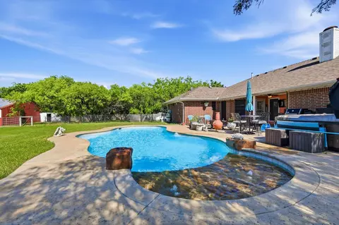 Exterior - 6000 Jackson Rd, Krum, TX 76249 photo 7 of 8
