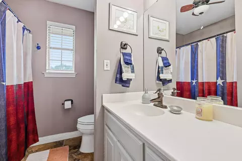 Bath - 6000 Jackson Rd, Krum, TX 76249 photo 3 of 3