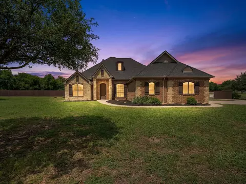 7230 Hunnington Dr, Sanger, TX 76266
