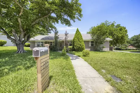 917 Stratford Dr, Bedford, TX 76021