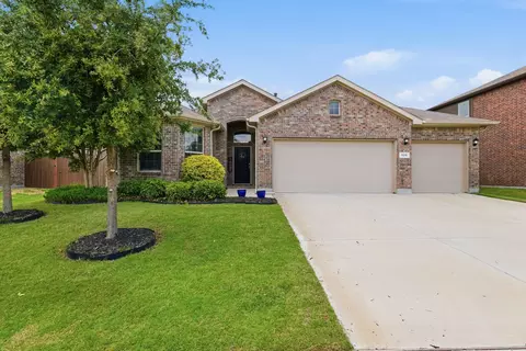 528 Pendennis Dr, Saginaw, TX 76131