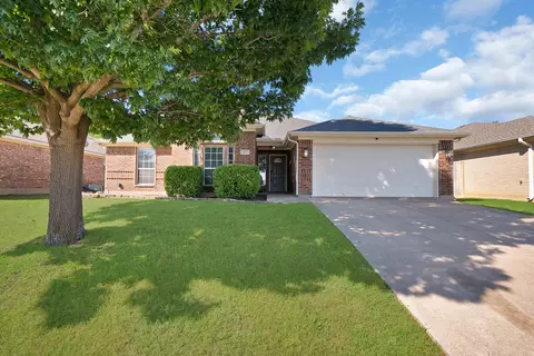 717 Ridgehill Dr, Burleson, TX 76028