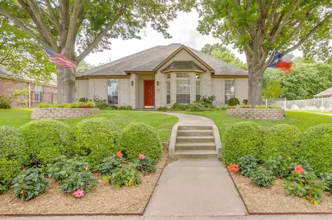 1108 Canton Rd, Cleburne, TX 76033