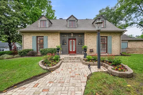 1111 Governors Dr, Corsicana, TX 75110