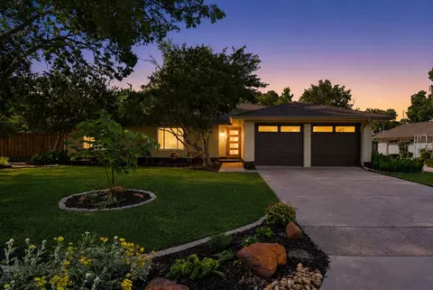 611 Magnolia St, Denton, TX 76201