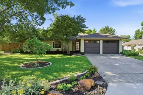 611 Magnolia St, Denton, TX 76201