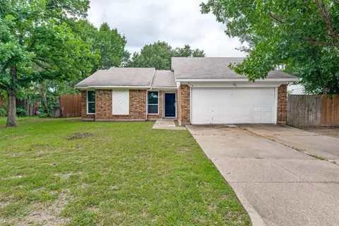 214 Valley Forge Ln, Arlington, TX 76002