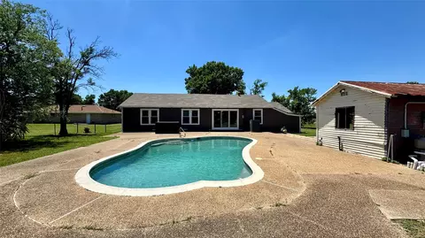 Exterior - 1118 Griffith Ave, Terrell, TX 75160 photo 4 of 5