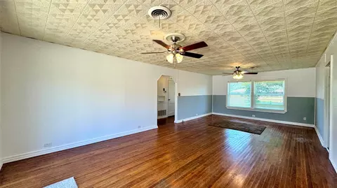 Living - 1118 Griffith Ave, Terrell, TX 75160 photo 4 of 5