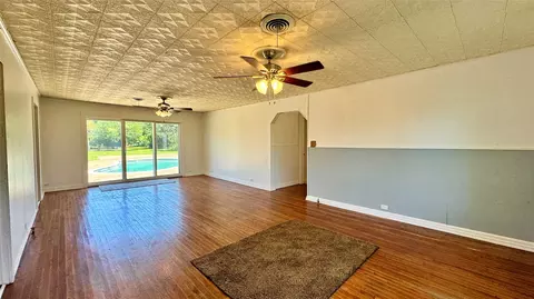 Living - 1118 Griffith Ave, Terrell, TX 75160 photo 2 of 5