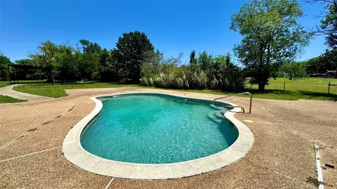 Exterior - 1118 Griffith Ave, Terrell, TX 75160 photo 3 of 5