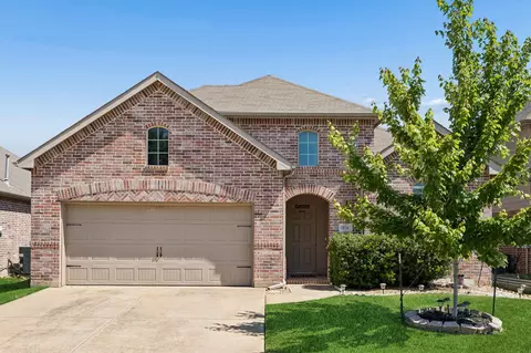 8716 Golden Sunset Trl, Fort Worth, TX 76244