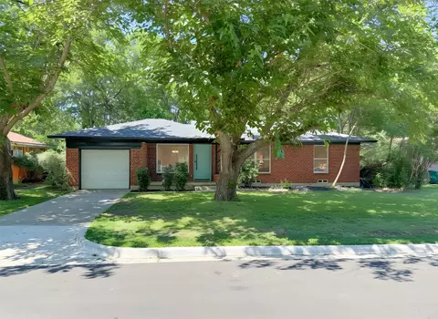 1812 Carlton St, Denton, TX 76201