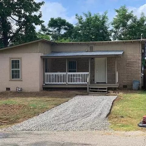 1006 Chase St, Denison, TX 75020