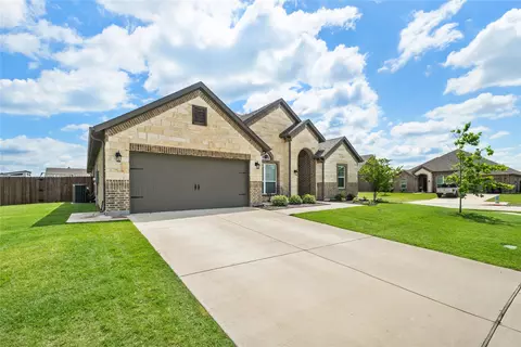 200 Beechcraft Ct, Caddo Mills, TX 75135