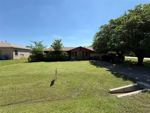300 Linda St, Roanoke, TX 76262