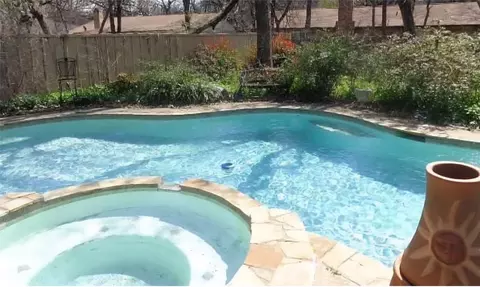 1104 Wood Ridge Dr, Azle, TX 76020