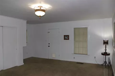 Living - 515 Davis St, Minden, LA 71055 photo 3 of 5