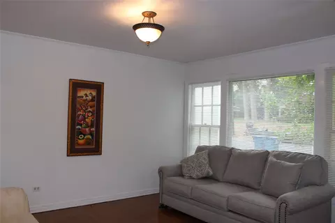 Living - 515 Davis St, Minden, LA 71055 photo 1 of 5