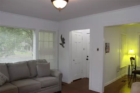 Entry Way - 515 Davis St, Minden, LA 71055 photo 1 of 2