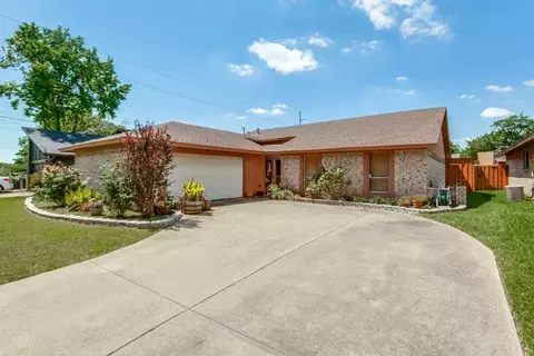2205 Phoenix Dr, Garland, TX 75040