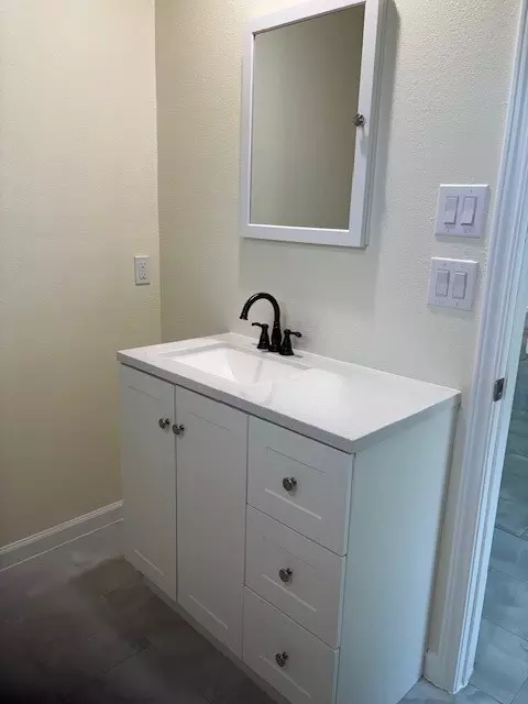 Bath - 104 S Wall St, Itasca, TX 76055 photo 2 of 2